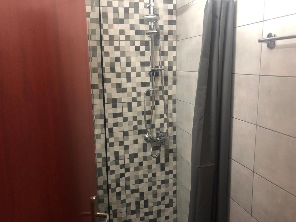 Makis Apartments Touzla Ofrínion Eksteriør bilde