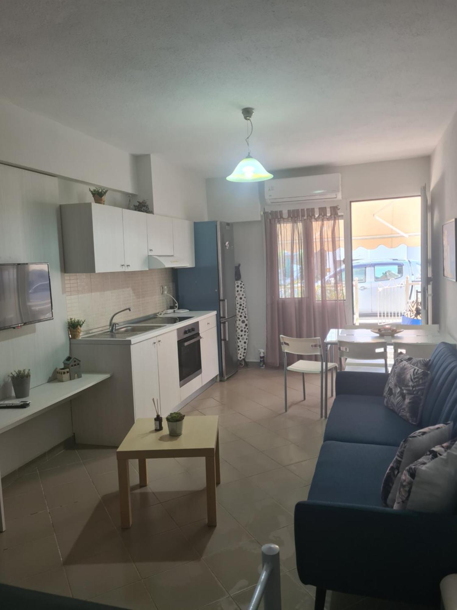 Makis Apartments Touzla Ofrínion Eksteriør bilde