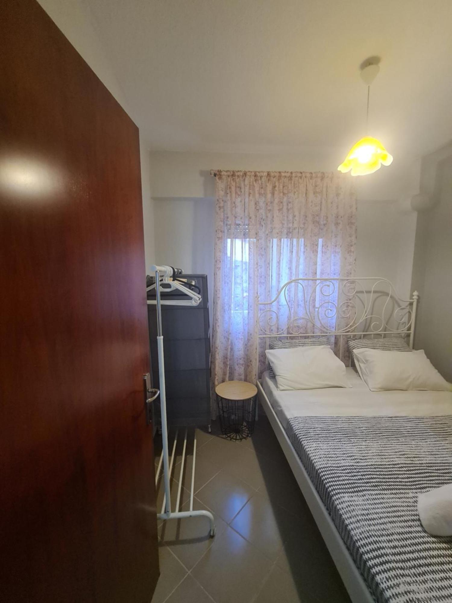 Makis Apartments Touzla Ofrínion Eksteriør bilde