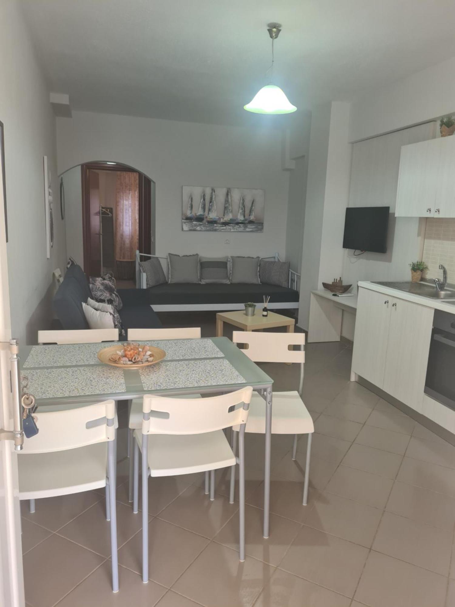 Makis Apartments Touzla Ofrínion Eksteriør bilde